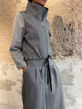 Lade das Bild in den Galerie-Viewer, Kurzjacke Schwarz/Weiss mit Reißverschluss in Bio Baumwolle