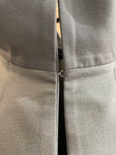 Lade das Bild in den Galerie-Viewer, Puristische Kurzjacke mit Stehkragen im Vokuhila Stil