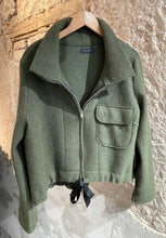 Lade das Bild in den Galerie-Viewer, Kurzjacke aus Merinowolle