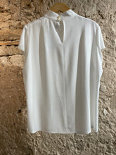 Lade das Bild in den Galerie-Viewer, Bluse mit Stehkragen und Kurzarm