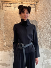 Lade das Bild in den Galerie-Viewer, Jacke Zürich kastig geschnitten