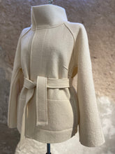 Lade das Bild in den Galerie-Viewer, Jacke aus Wirkloden