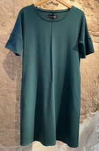 Lade das Bild in den Galerie-Viewer, Basic Kleid mit Kurzarm und seitlichen Taschen