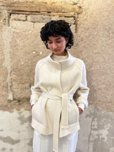 Lade das Bild in den Galerie-Viewer, Jacke aus Wirkloden