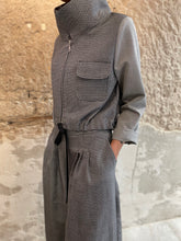 Lade das Bild in den Galerie-Viewer, Kurzjacke Schwarz/Weiss mit Reißverschluss in Bio Baumwolle