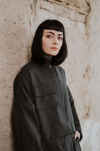 Lade das Bild in den Galerie-Viewer, Overshirt Cropped / Kurzjacke