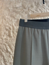 Lade das Bild in den Galerie-Viewer, Schmale Hose Stiftform