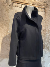 Lade das Bild in den Galerie-Viewer, Jacke Zürich kastig geschnitten