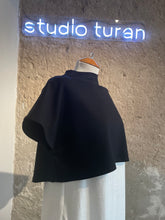 Lade das Bild in den Galerie-Viewer, Cropped Oberteil extra kurz