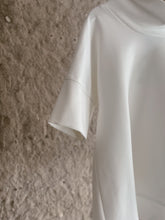 Lade das Bild in den Galerie-Viewer, Oberteil mit halsfernem Kragen und Armbündchen