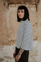 Lade das Bild in den Galerie-Viewer, Vokuhila Oberteil Ringel mit Turtleneck
