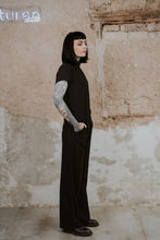 Lade das Bild in den Galerie-Viewer, Bluse mit Stehkragen und Kurzarm
