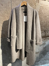 Lade das Bild in den Galerie-Viewer, Mantel aus Wirkloden
