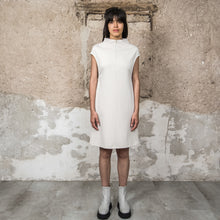 Lade das Bild in den Galerie-Viewer, Cut Out Kleid Viskose Beige
